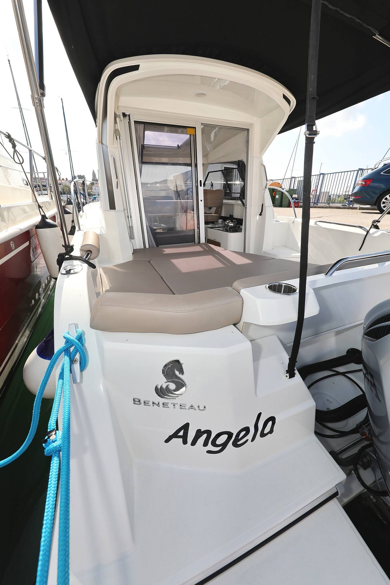 Motorboot Antares 8 OB Angela