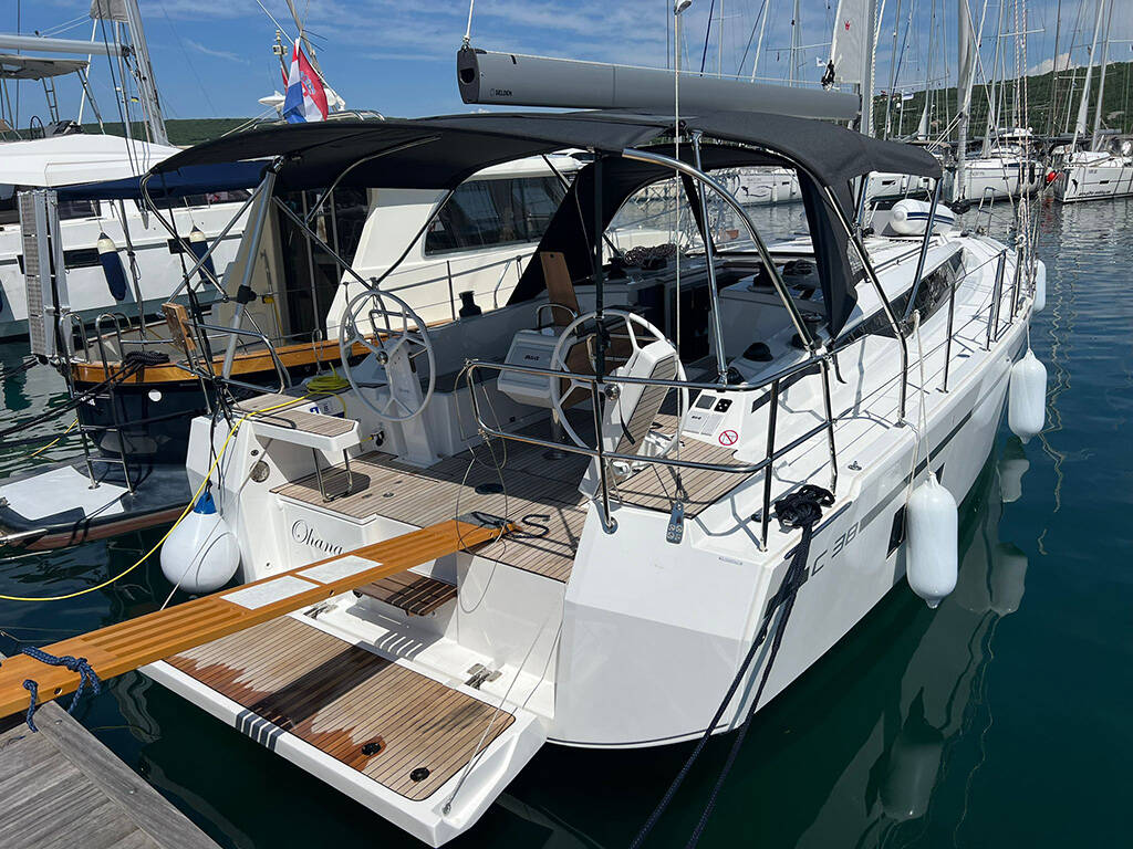 Sailing yacht Bavaria C38 Ohana