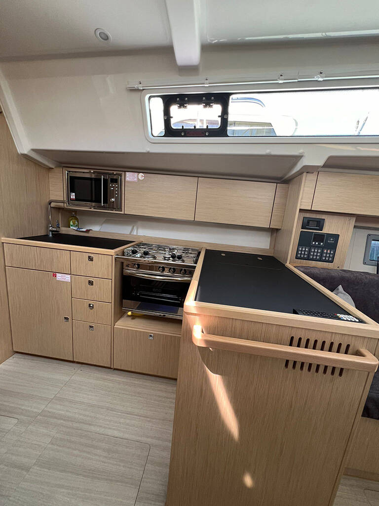 Sailing yacht Bavaria C38 Ohana