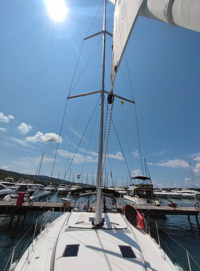 Sailing yacht Bavaria C42 Gala