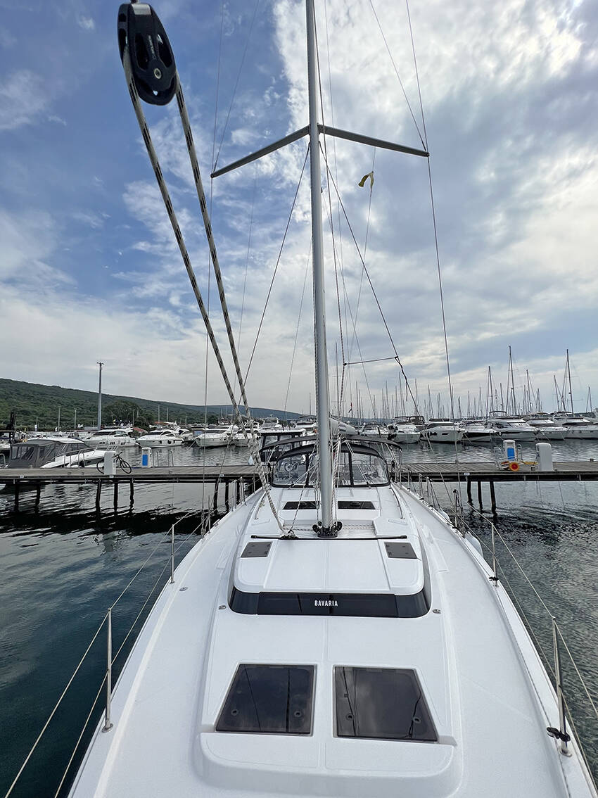 Sailing yacht Bavaria C45 Style 