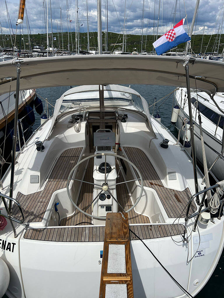 Sailing yacht Bavaria Cruiser 33 Pulenat