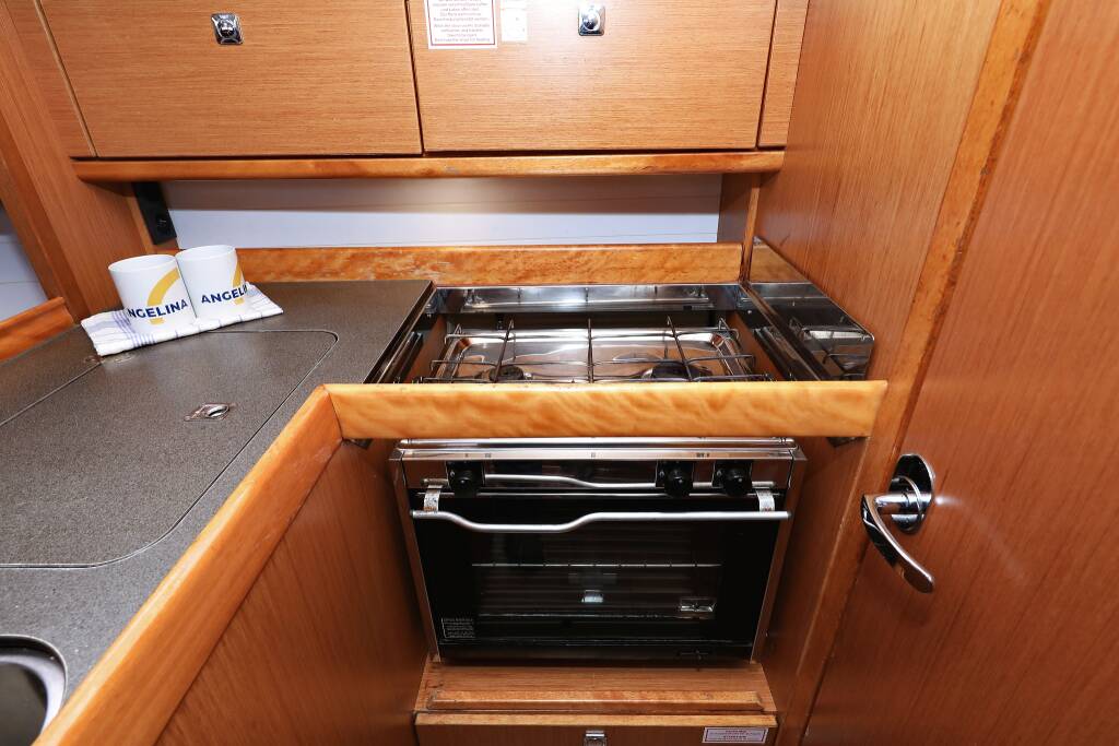 Sailing yacht Bavaria Cruiser 33 Homeoffice