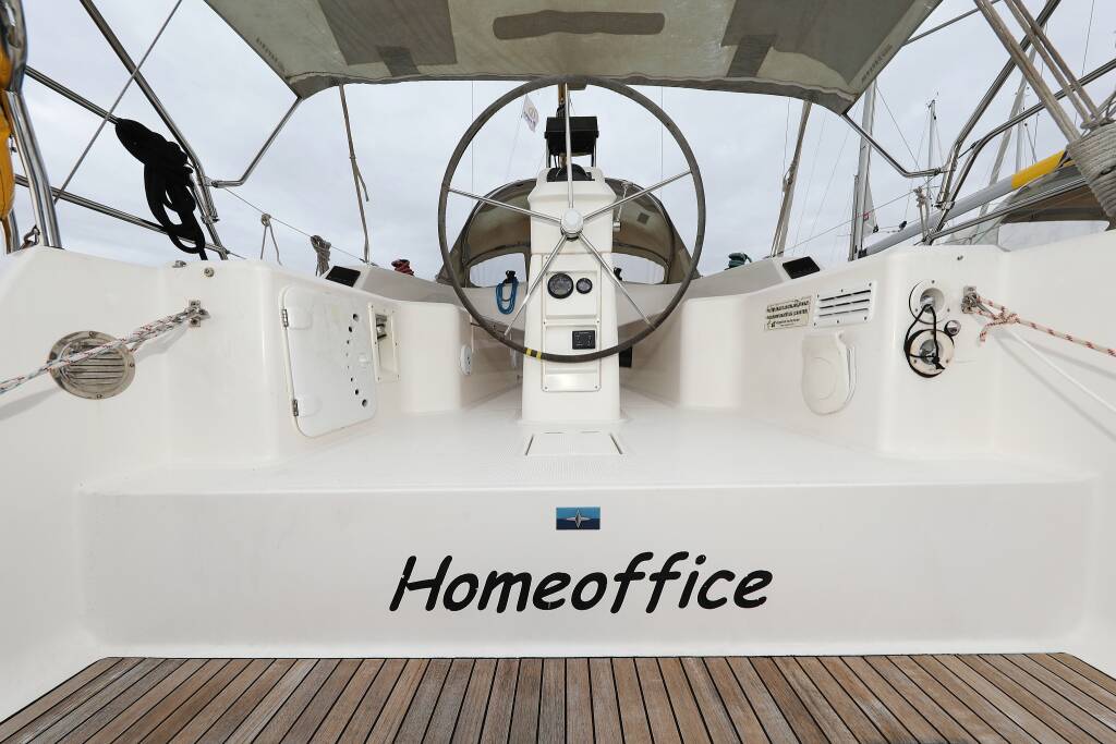 Sailing yacht Bavaria Cruiser 33 Homeoffice