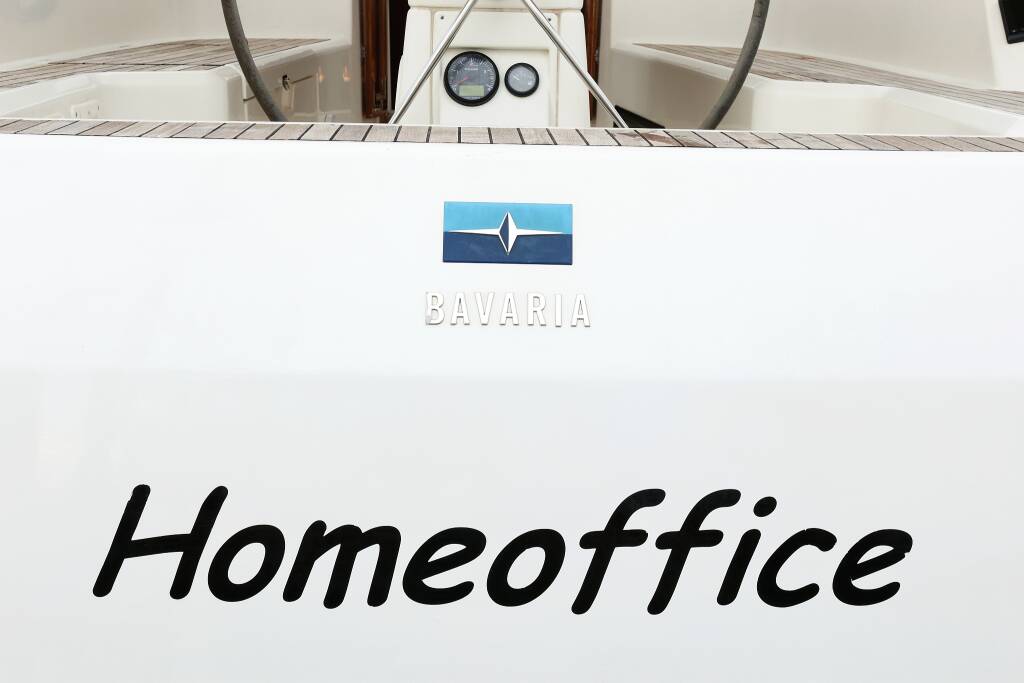 Segelyachten Bavaria Cruiser 33 Homeoffice