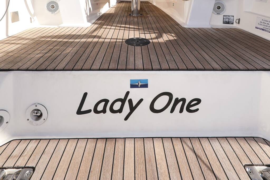 Sailing yacht Bavaria Cruiser 34 Lady One