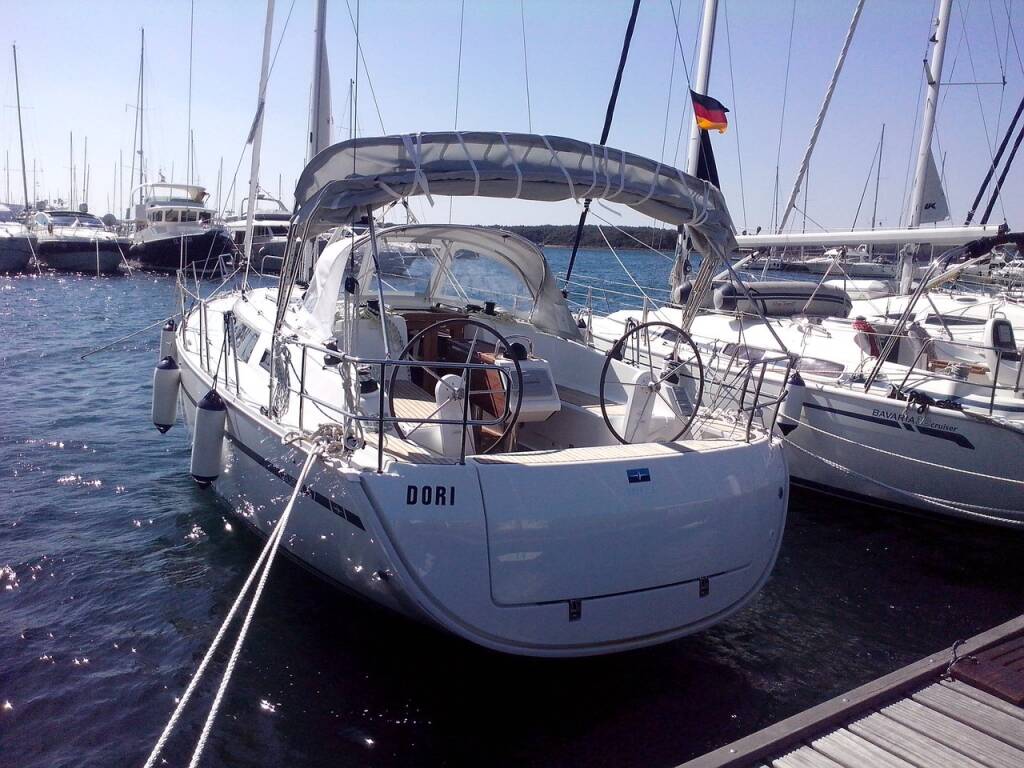 Sailing yacht Bavaria Cruiser 37 Dori