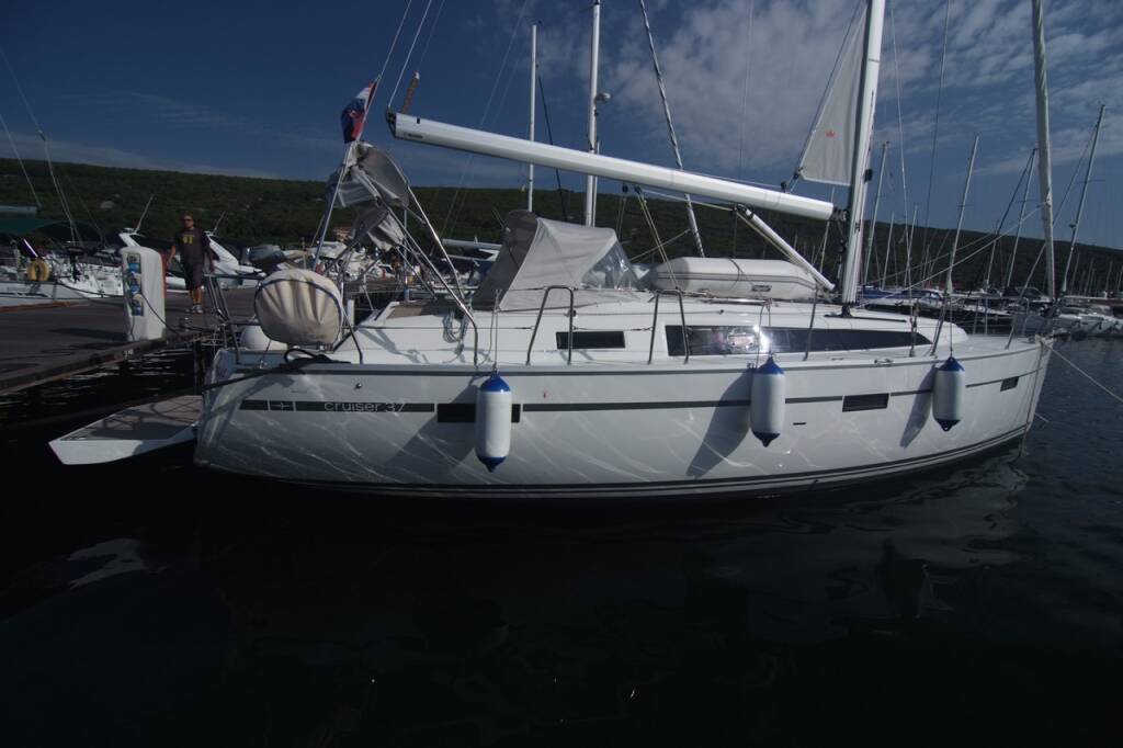 Segelyachten Bavaria Cruiser 37 Dori