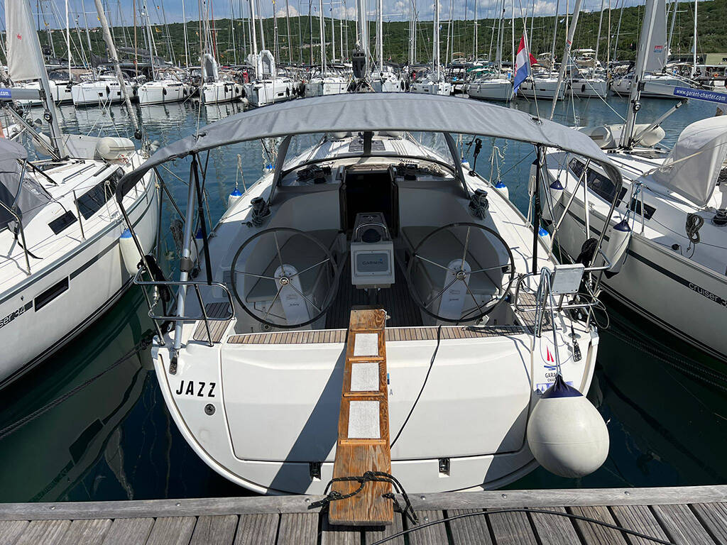 Sailing yacht Bavaria Cruiser 41 Jazz