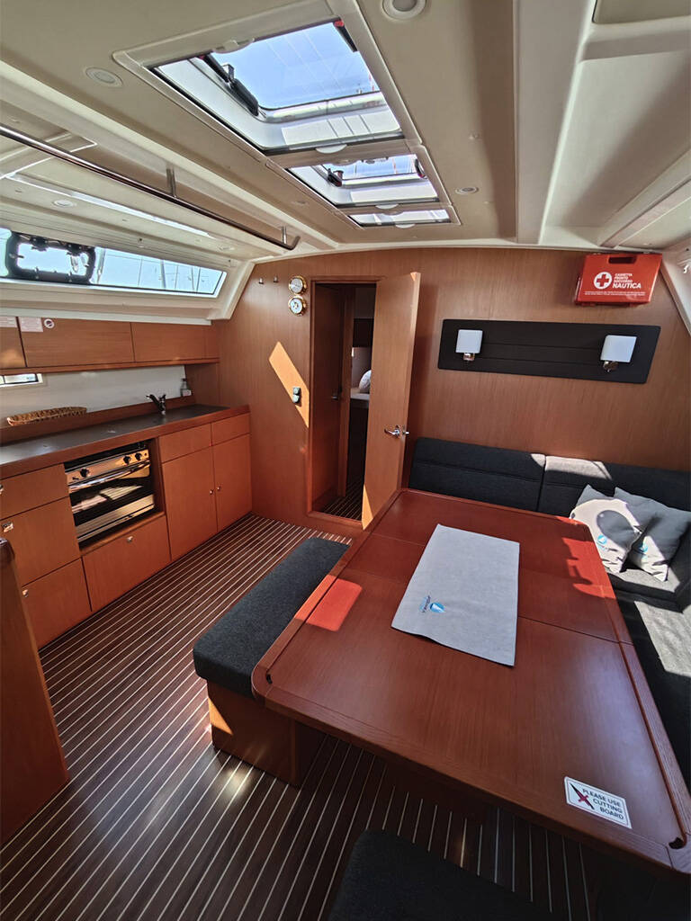 Sailing yacht Bavaria Cruiser 46 Sea Legend