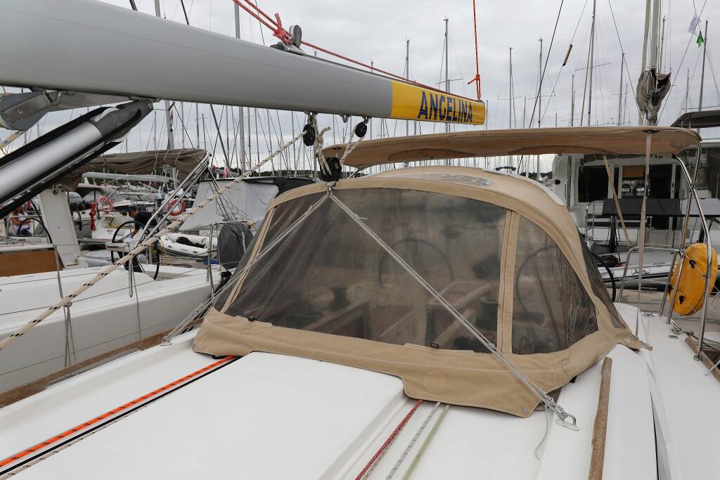 Sailing yacht Dufour 350 GL Feniks