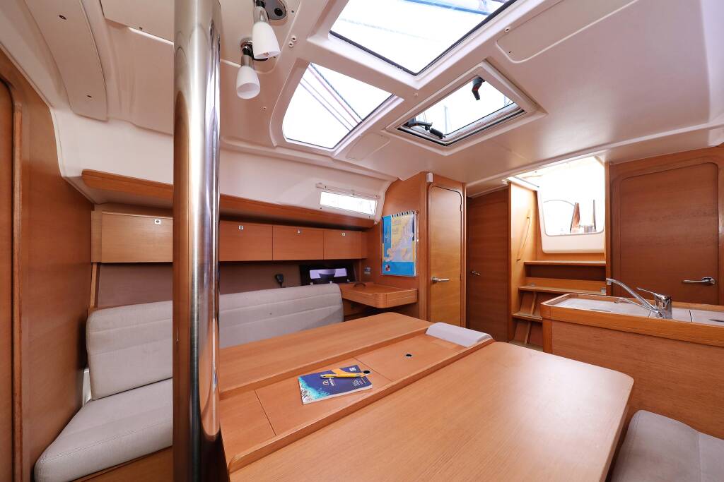 Sailing yacht Dufour 350 GL Sweet Lady