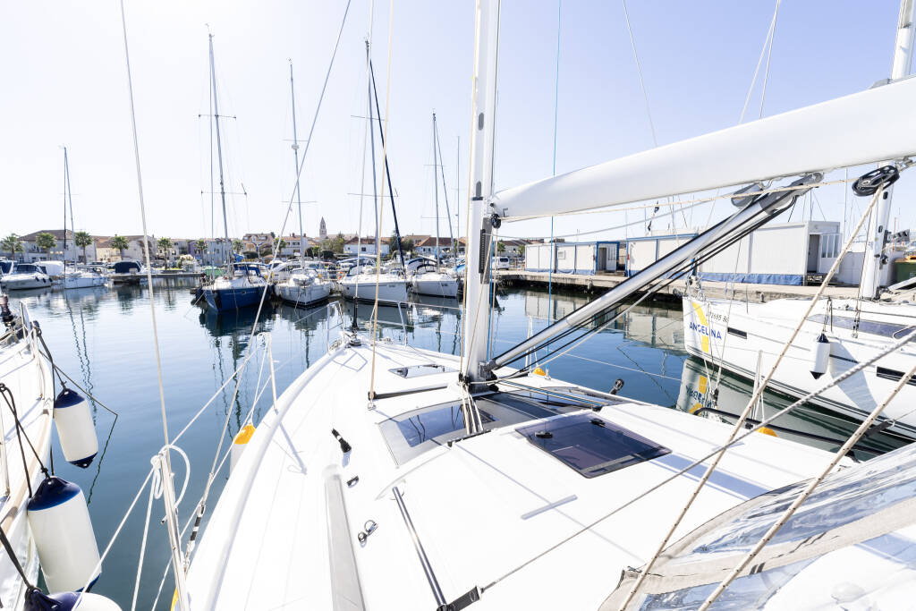 Sailing yacht Dufour 37 Nessie