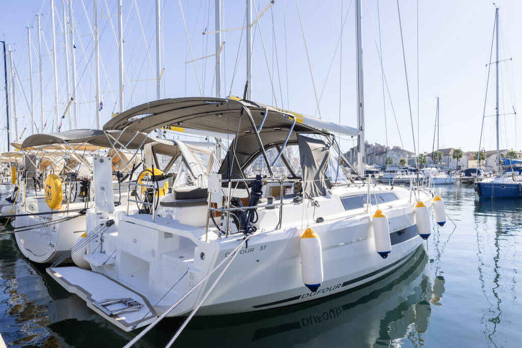 Sailing yacht Dufour 37 Nessie