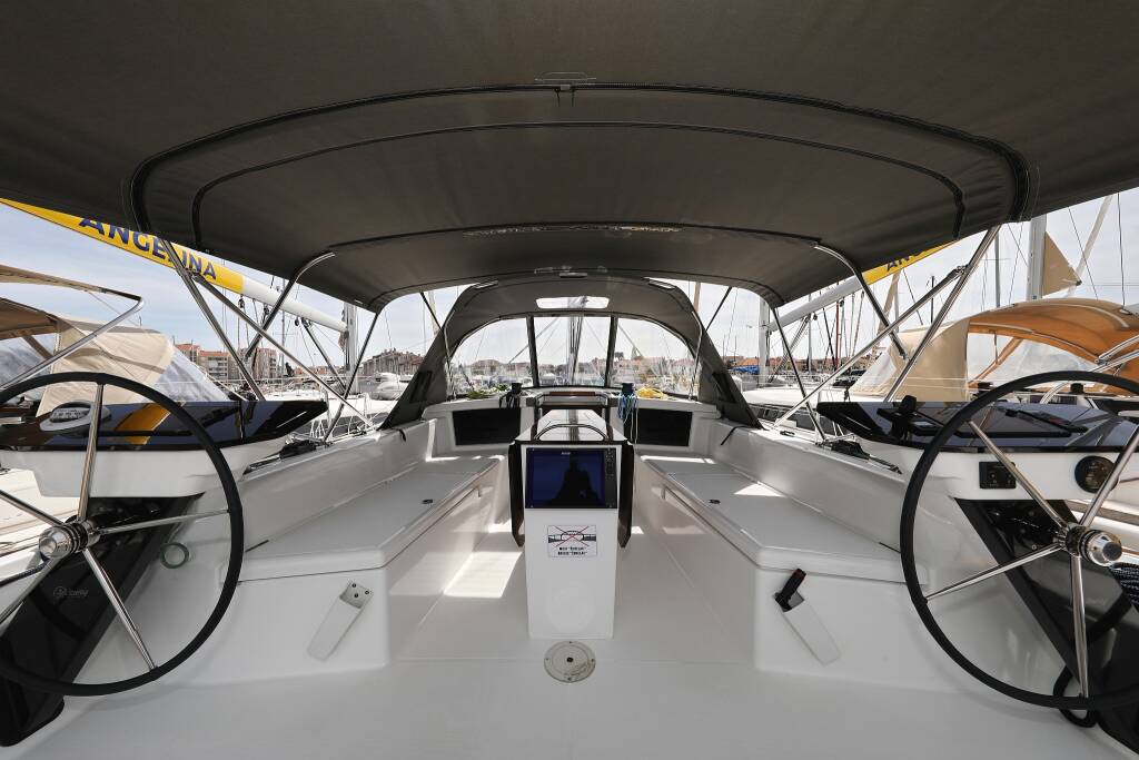 Sailing yacht Dufour 41 Poppy