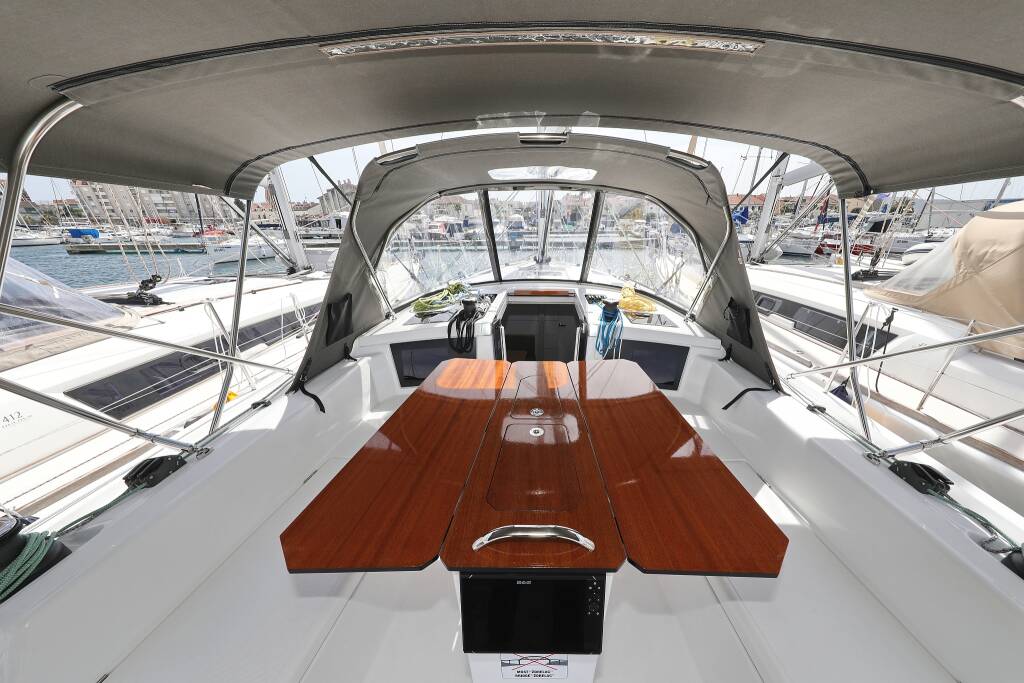 Sailing yacht Dufour 41 Poppy