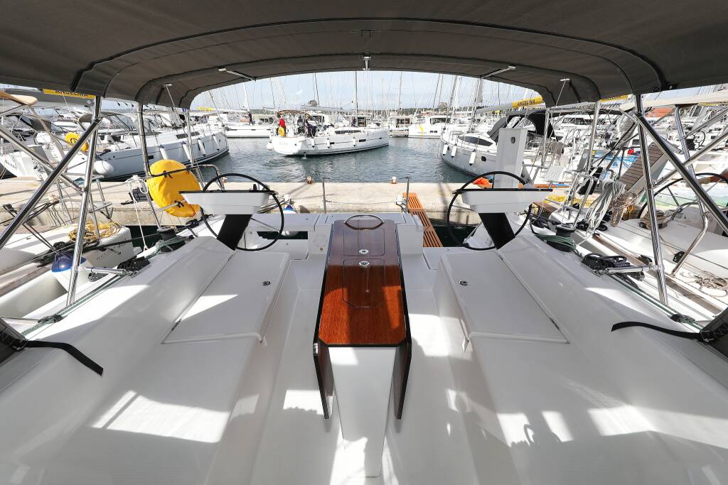 Sailing yacht Dufour 41 Poppy