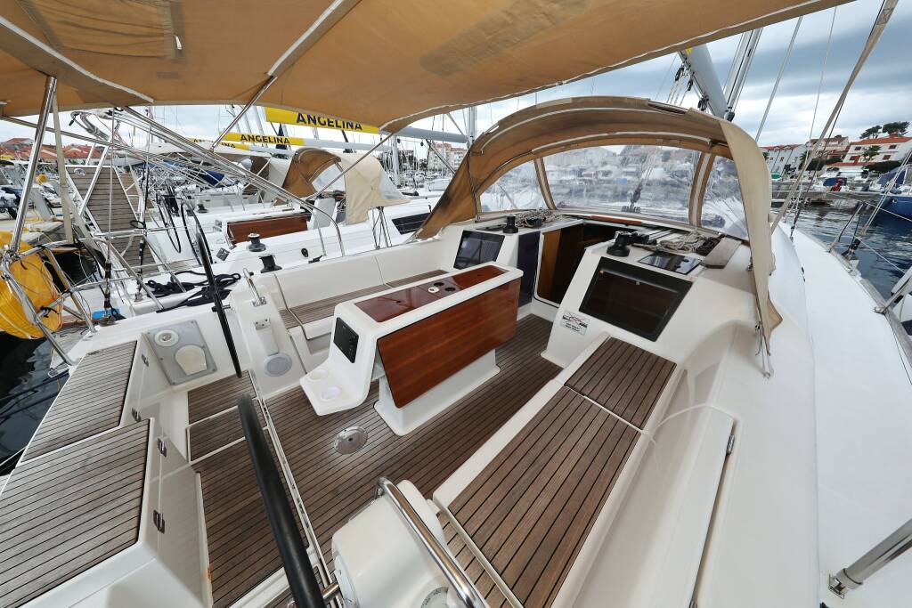 Sailing yacht Dufour 412 GL Black Pearl