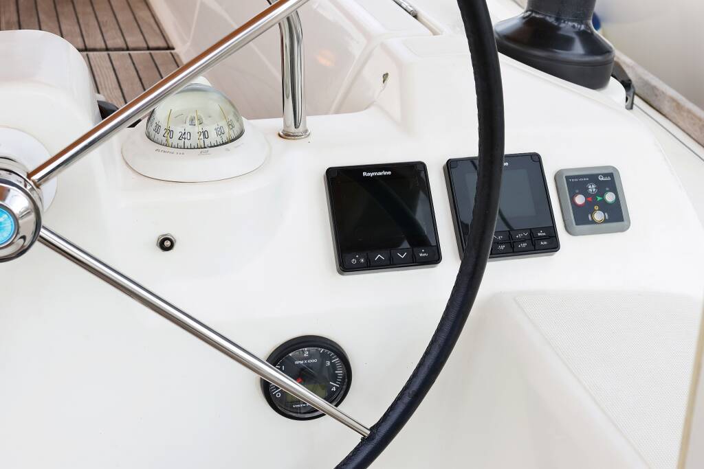 Sailing yacht Dufour 412 GL Black Pearl