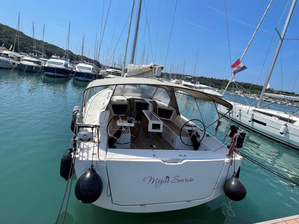 Segelyachten Dufour 430 GL Mojito Sunrise