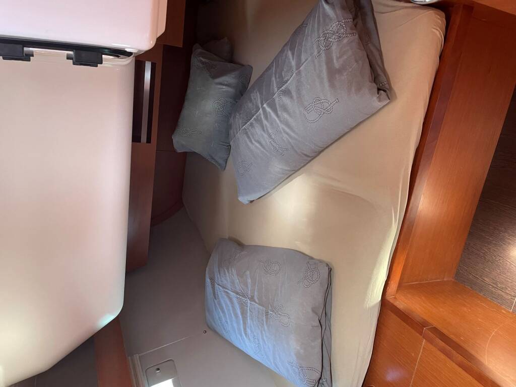 Sailing yacht Dufour 430 GL Mojito Sunrise