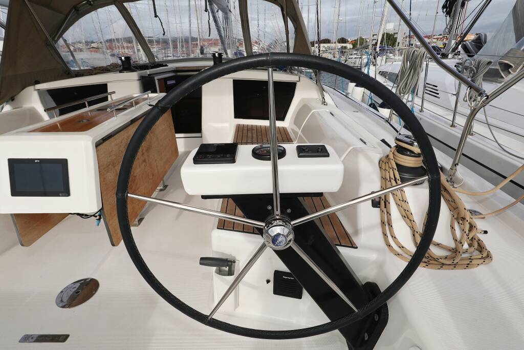 Sailing yacht Dufour 430 Seeadler