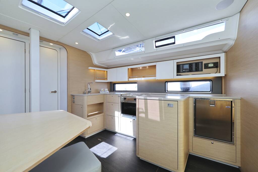 Sailing yacht Dufour 44 Timeless