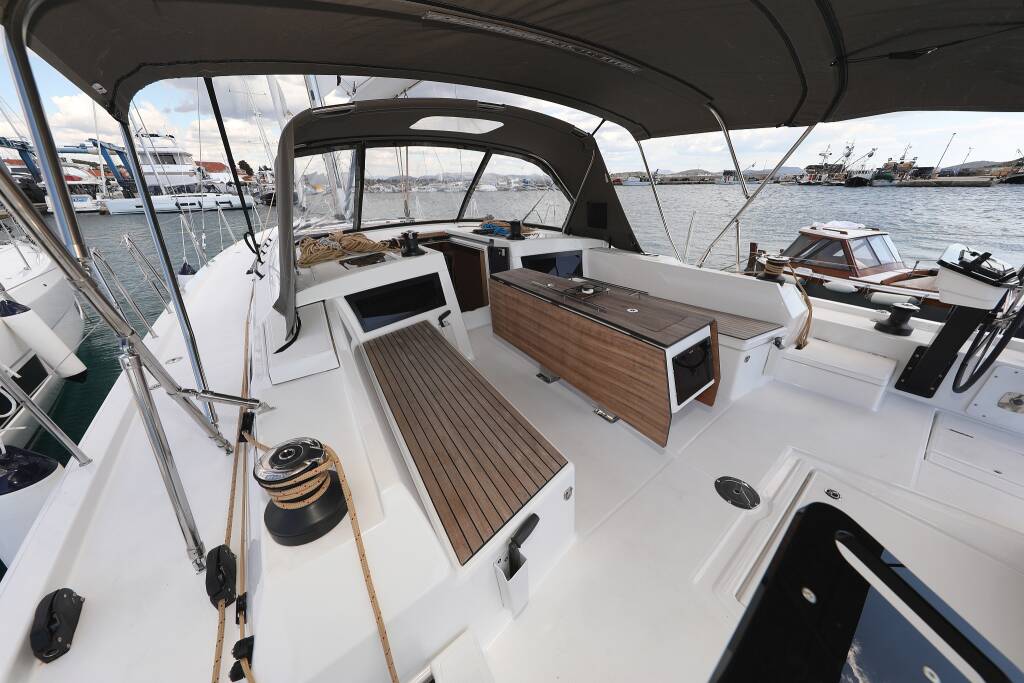 Sailing yacht Dufour 470 Rock & Roll