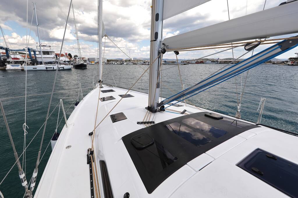 Sailing yacht Dufour 470 Rock & Roll