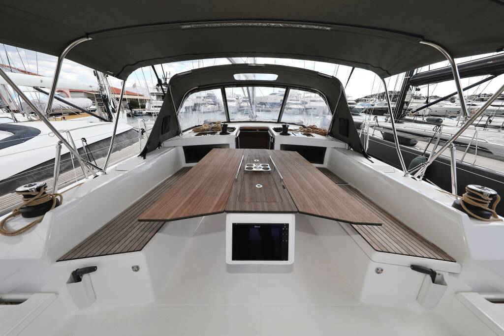 Sailing yacht Dufour 470 Blue moon