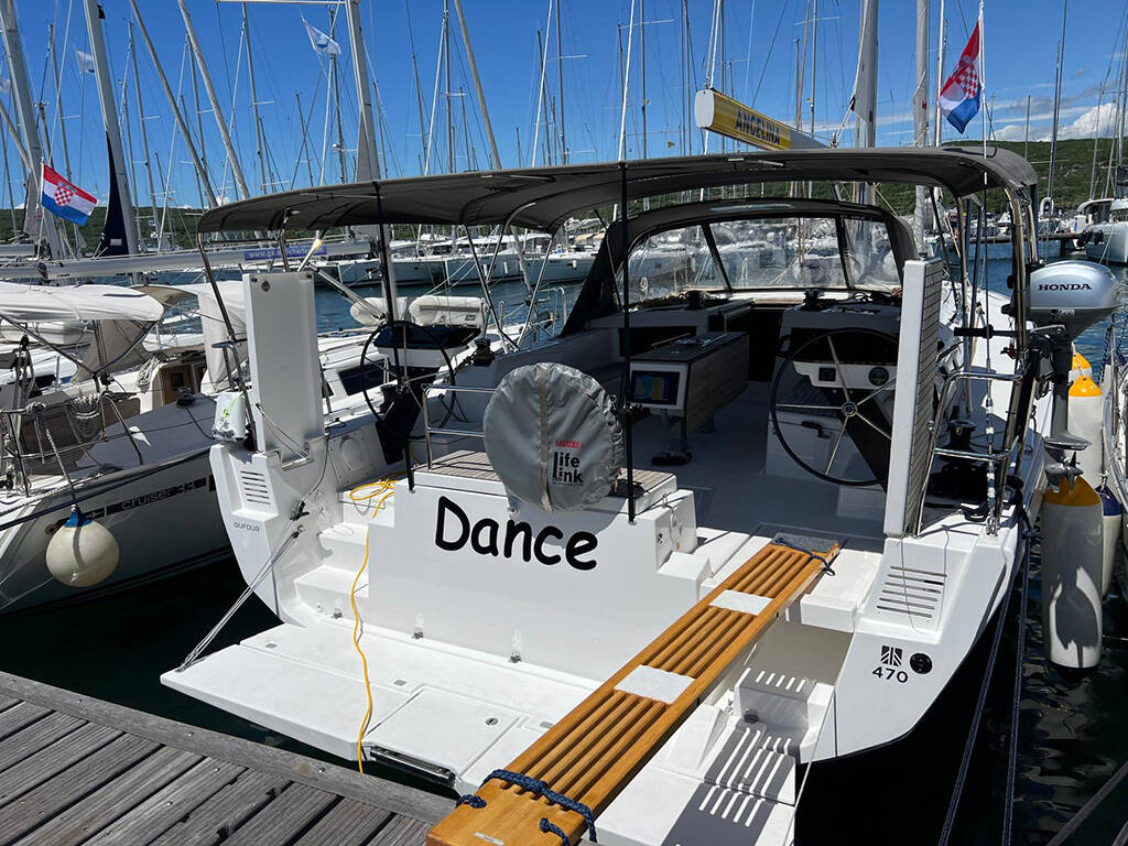 Sailing yacht Dufour 470 Dance