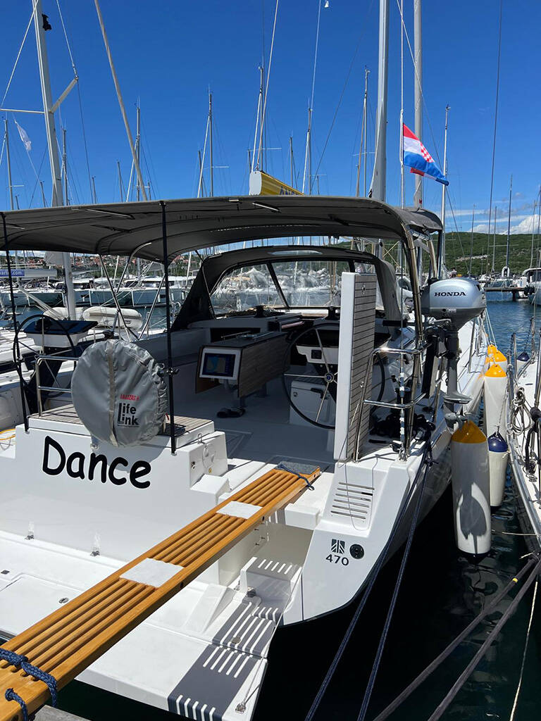 Sailing yacht Dufour 470 Dance