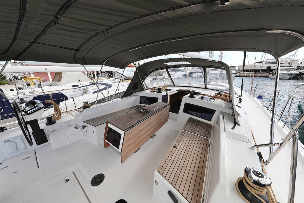 Sailing yacht Dufour 470 Tango