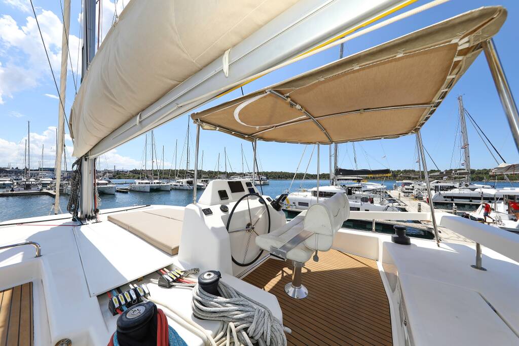 Katamaran Dufour 48 Catamaran Make Me Yours