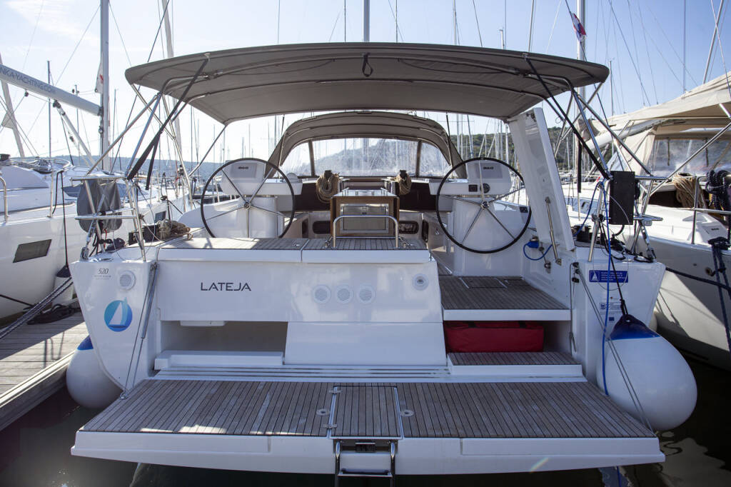 Sailing yacht Dufour 520 GL Lateja