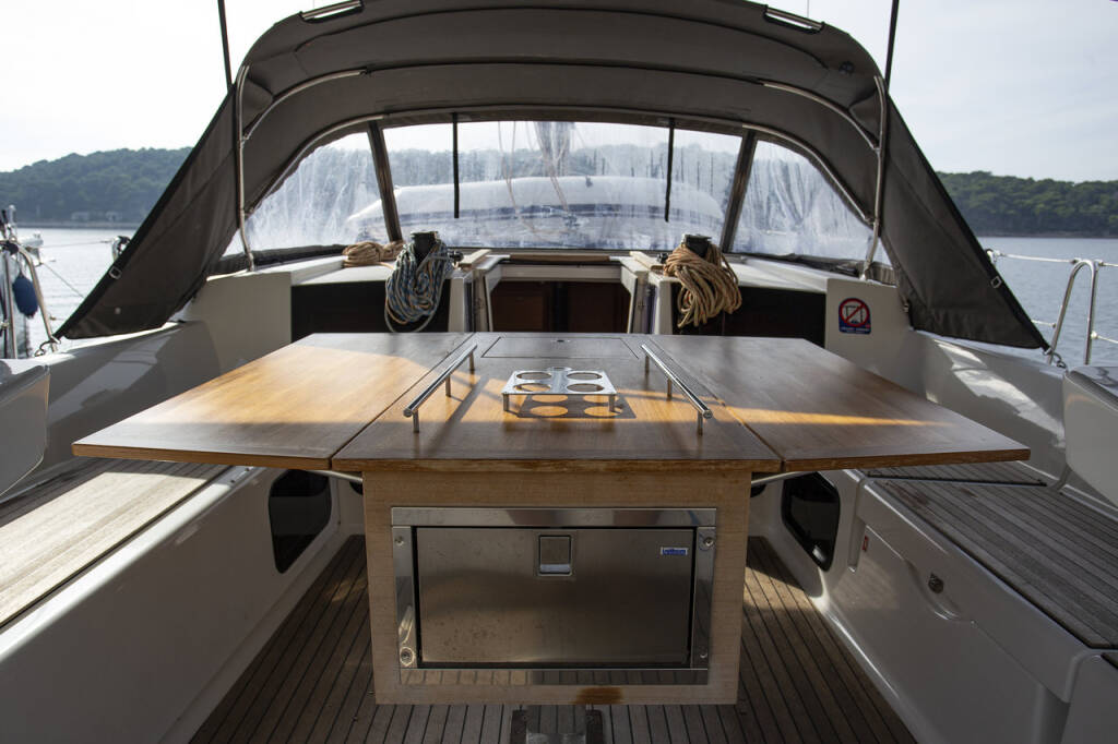 Sailing yacht Dufour 520 GL Nerthag