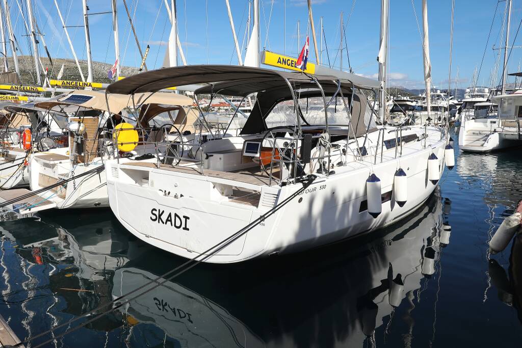 Sailing yacht Dufour 530 Skadi