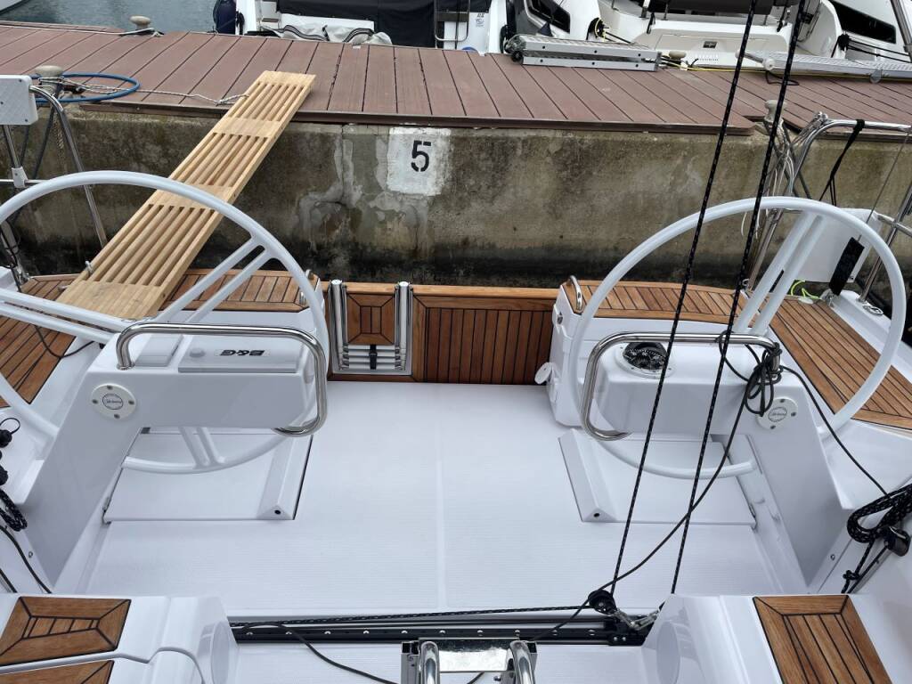 Segelyachten Elan E4 Luna