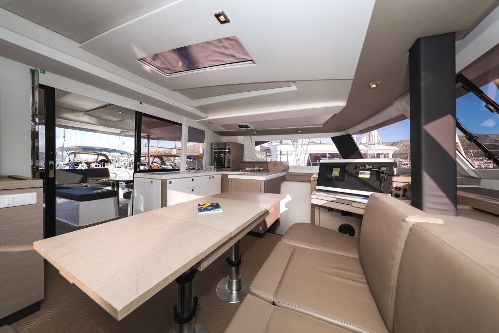 Catamaran Fountaine Pajot Astrea 42 Quatuor Macho