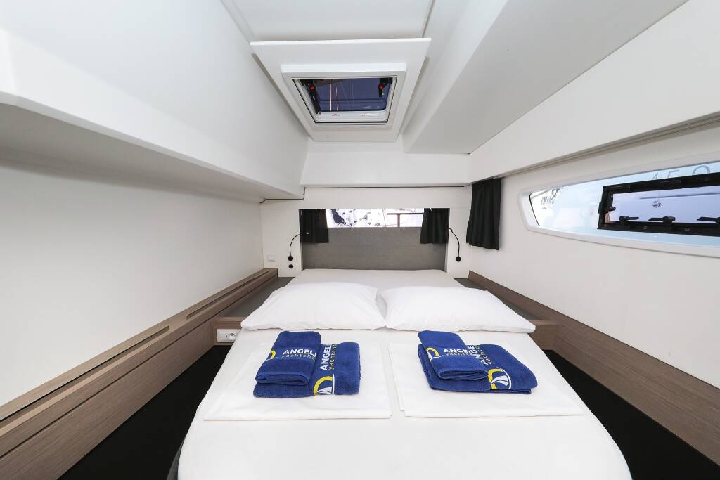 Catamaran Fountaine Pajot Astrea 42 Quatuor Macho