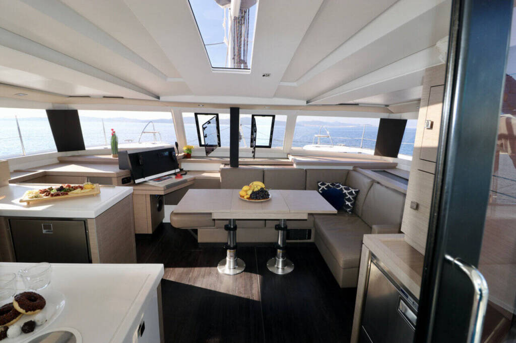 Catamaran Fountaine Pajot Astrea 42 Mouse