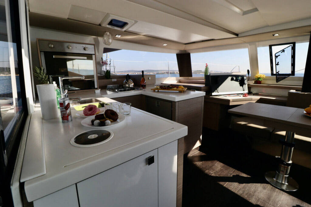 Catamaran Fountaine Pajot Astrea 42 Mouse