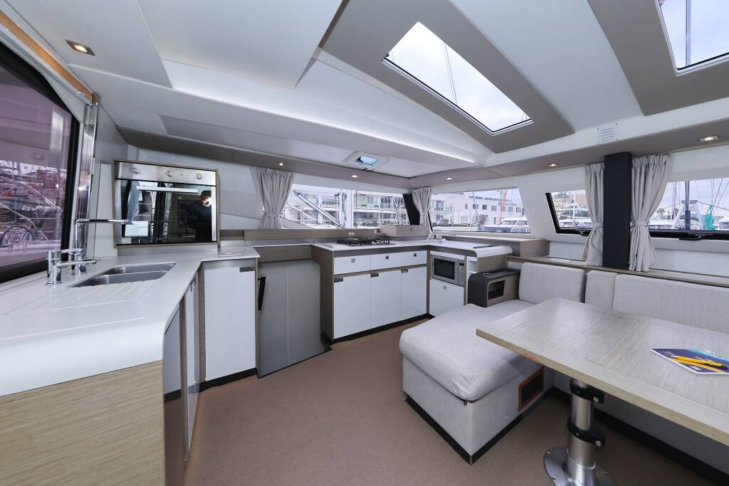 Katamaran Fountaine Pajot Elba 45 Sun Office