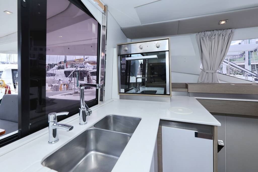 Katamaran Fountaine Pajot Elba 45 Sun Office