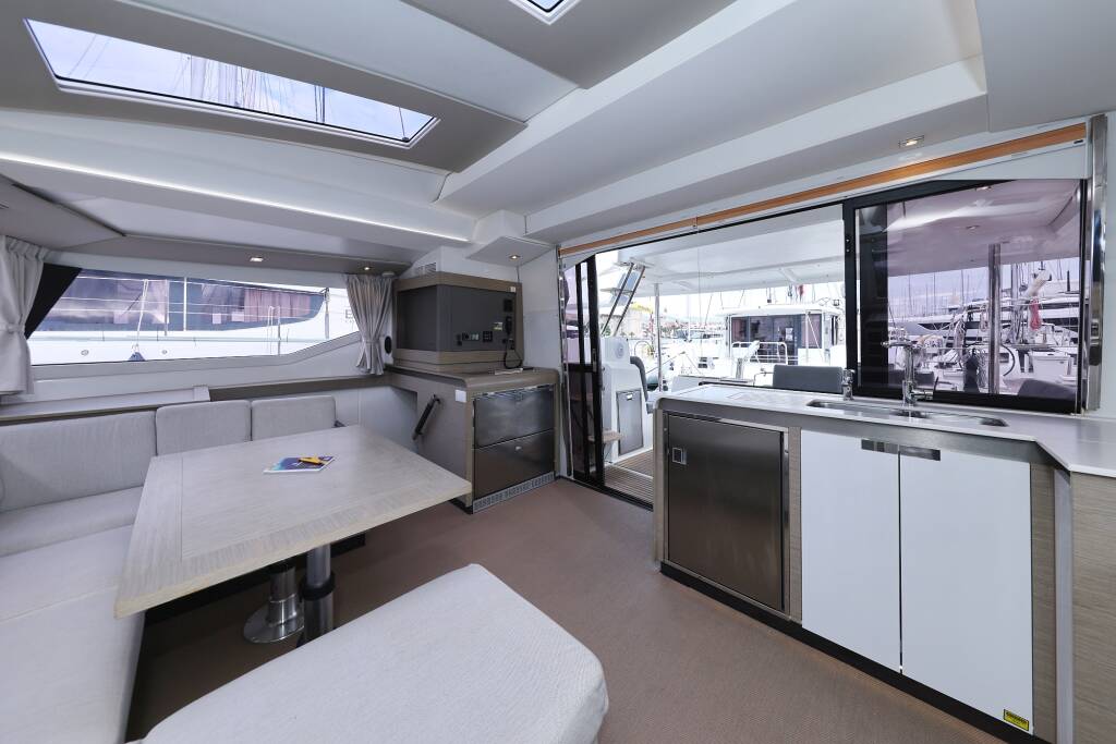 Katamaran Fountaine Pajot Elba 45 Sun Office