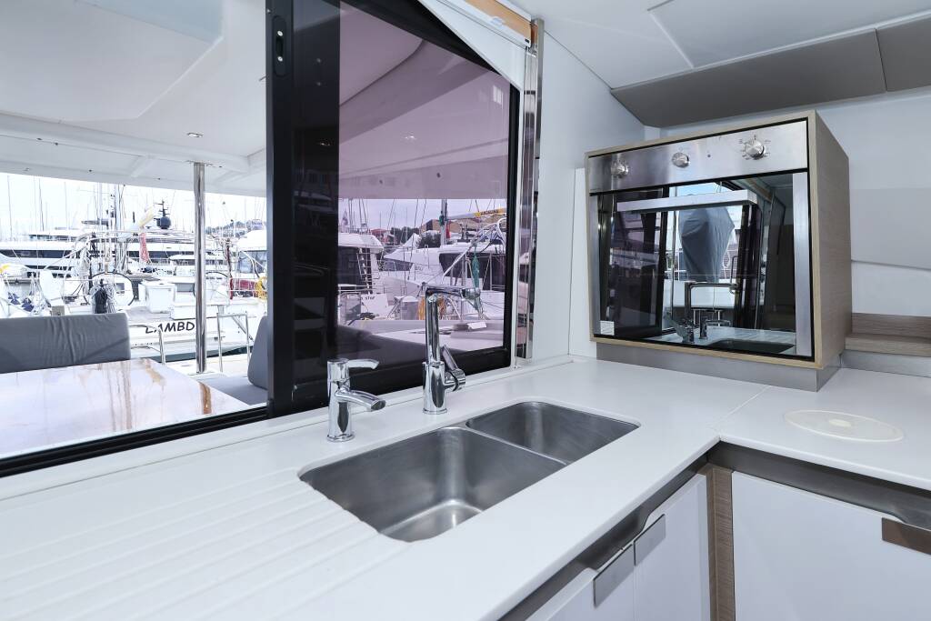 Katamaran Fountaine Pajot Elba 45 Sun Office