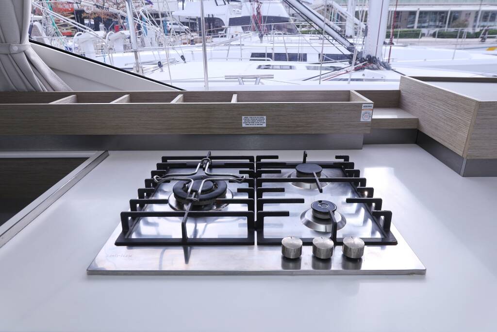 Katamaran Fountaine Pajot Elba 45 Sun Office