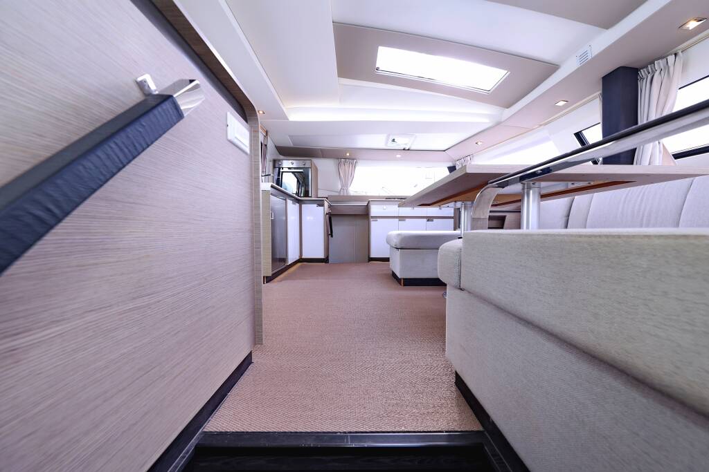 Katamaran Fountaine Pajot Elba 45 Sun Office