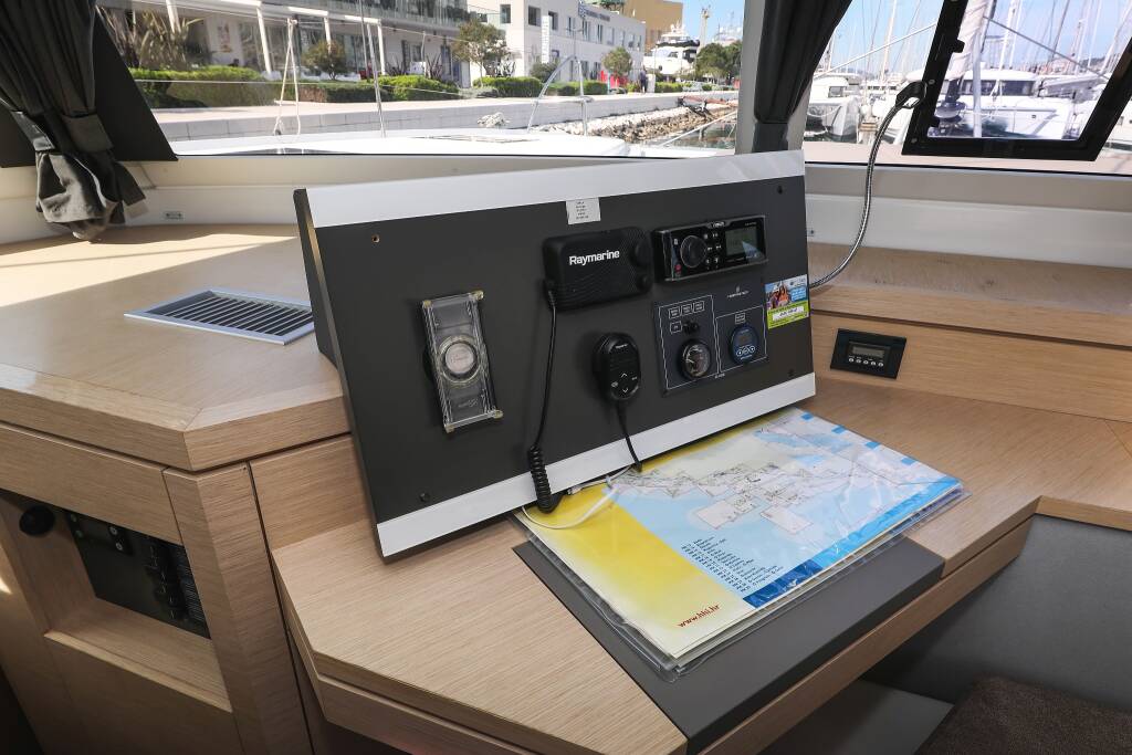 Catamaran Fountaine Pajot Saona 47 Quintet Tamara V