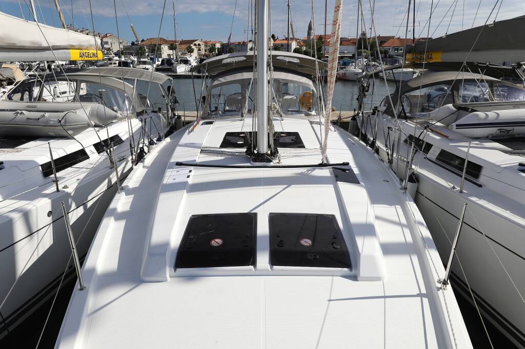 Sailing yacht Hanse 455 Tine